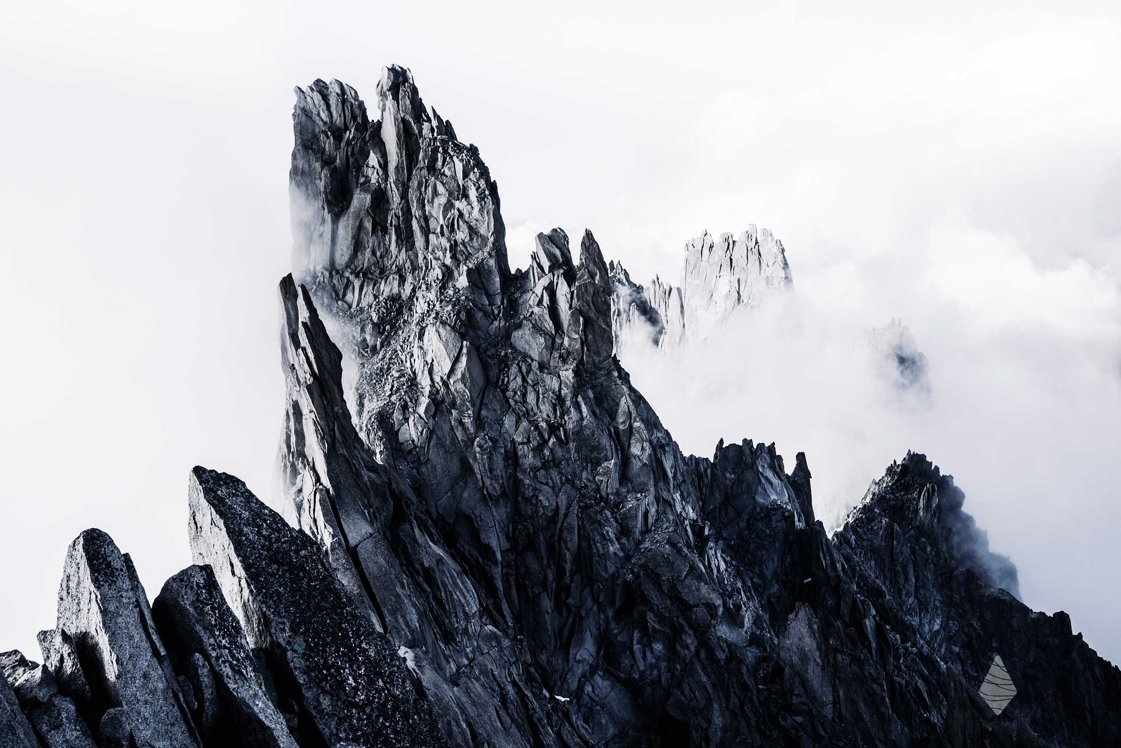 Photos au sommet des Aiguilles de Chamonix dans le Massif du Mon-Blanc